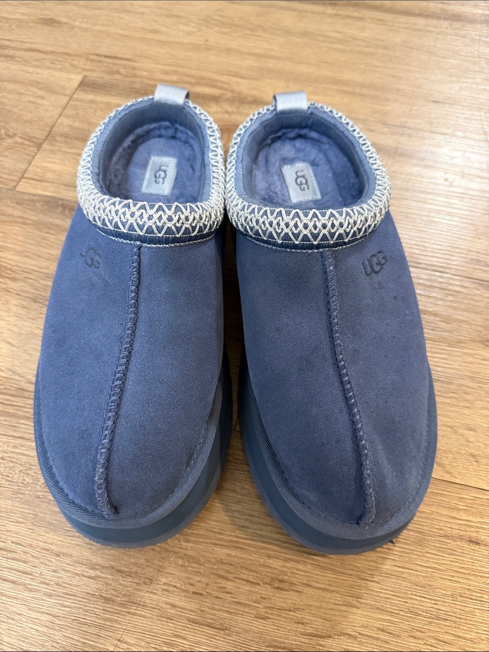 UGG light gray or blue Suede Slip-On Clog - Picture 4 of 9